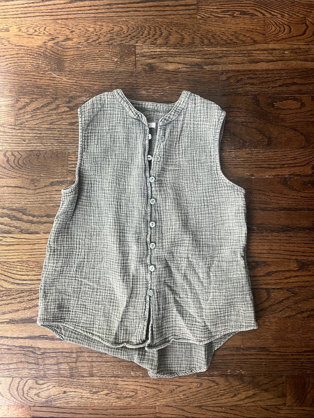 Splendid Gray Sleeveless Button-Front Tank Top